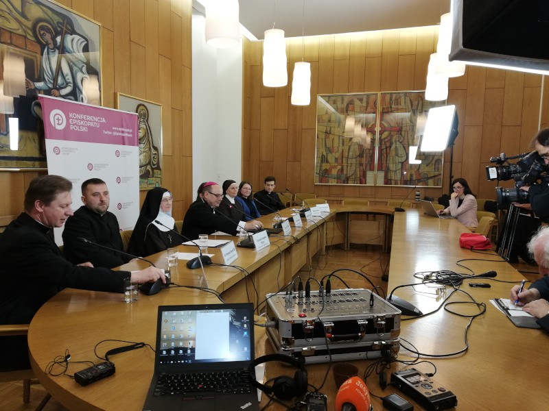 Conferenza_stampa_consacrati_polonia (4).jpg